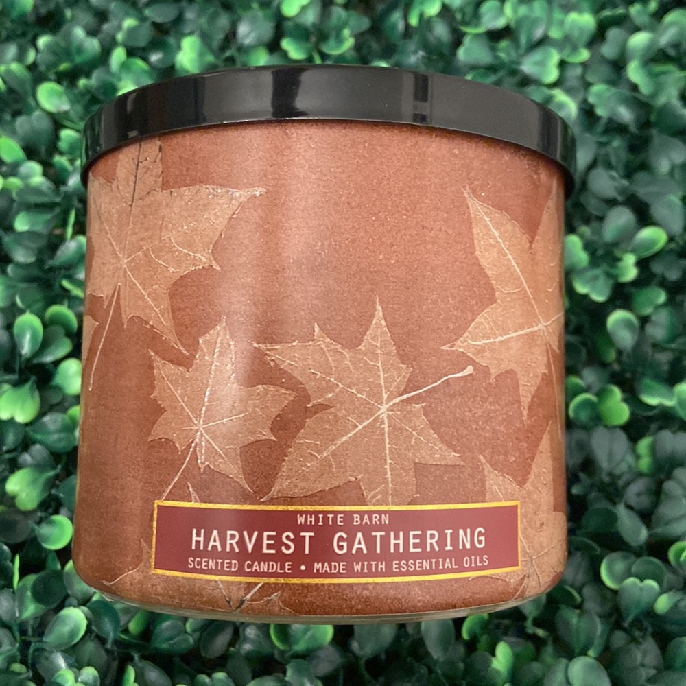 Bath & Body Works -  White Barn - Harvest Gathering scented candle